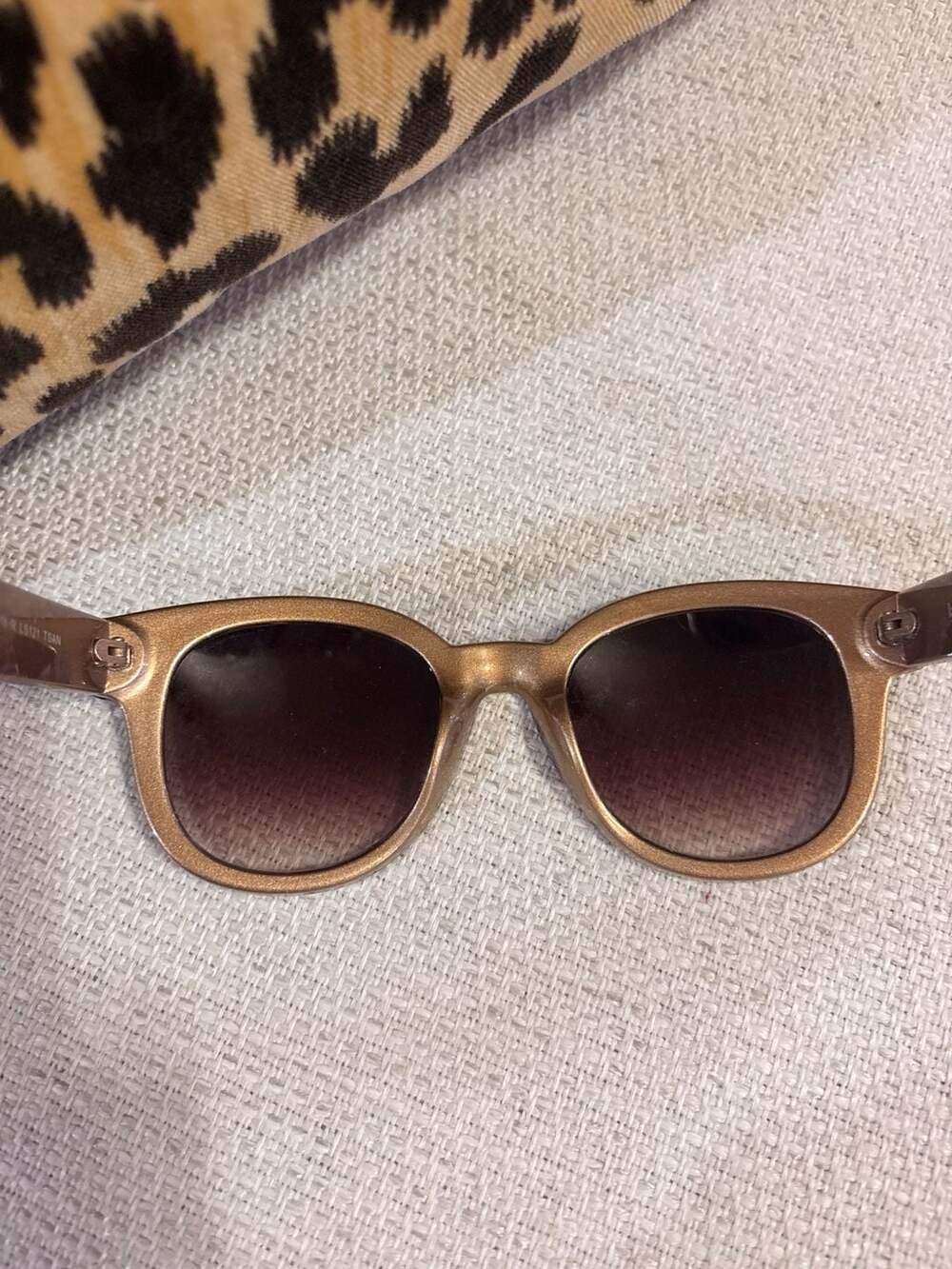 Laundry By Shelli Segal Tortoise Sunglasses - Picture 8 of 9